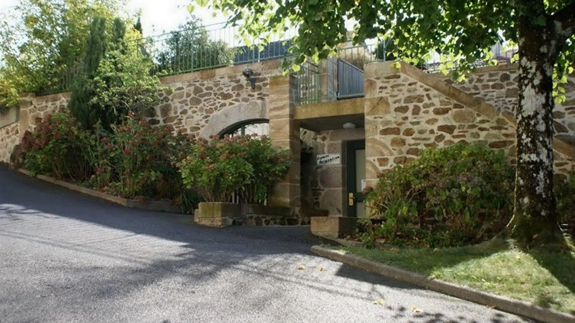 Auberge La Tomette, The Originals Relais Vitrac  3*, Vitrac (Cantal) France